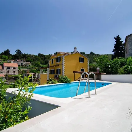 Apartament Green Garden - Three Bedroom With Private Pool *