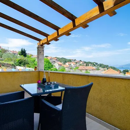 Apartament Green Garden - Three Bedroom With Private Pool