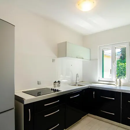 Apartament Green Garden - Three Bedroom With Private Pool