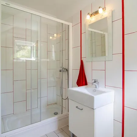 Green Garden - Three Bedroom With Private Pool * Splitska